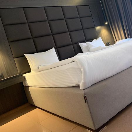 Hotel Kosta'S Podgorica Bagian luar foto