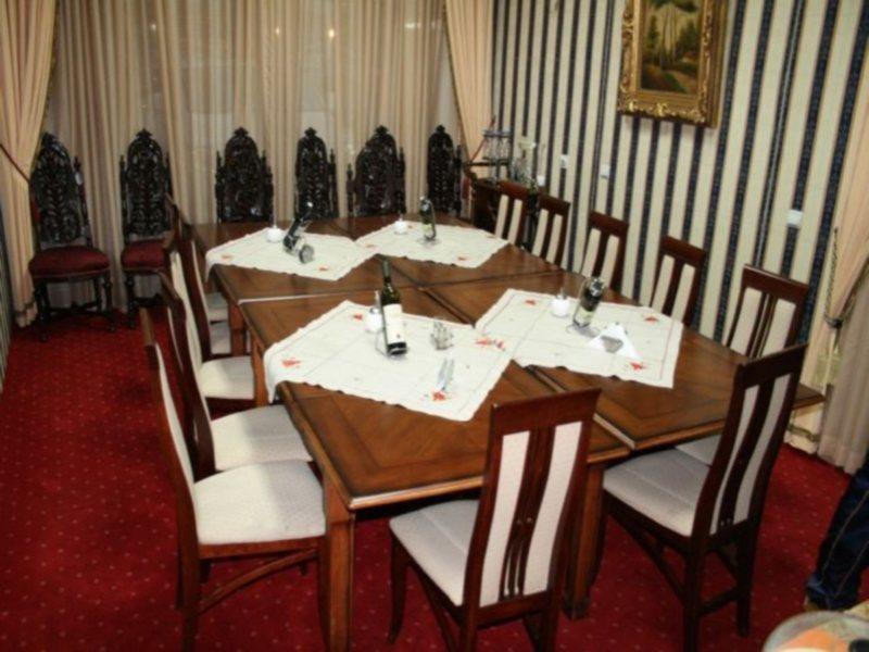 Hotel Kosta'S Podgorica Bagian luar foto