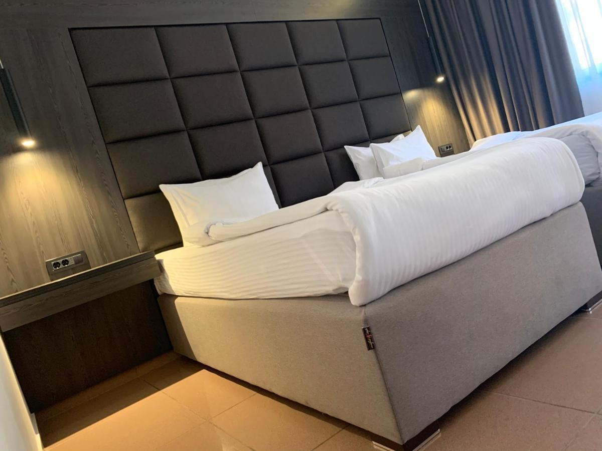 Hotel Kosta'S Podgorica Bagian luar foto